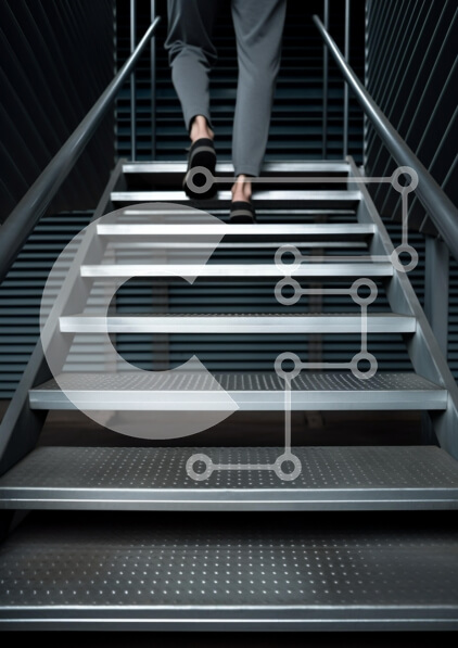 Intra Συλλεκτικό Ξύλινο Παζλ Plywood  4mm - Άτομο που ανεβαίνει μεταλλικές σκάλες Σε Ξύλινο Κουτί - Διαστάσεις Puzzle: 10x10 cm – 25 κομμάτια