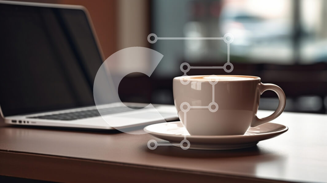 Σετ των 2 Intra Συλλεκτικό Ξύλινο Παζλ Plywood  4mm - Φλιτζάνι καφέ και φορητός υπολογιστής σε ένα τραπέζι Σε Ξύλινο Κουτί - Διαστάσεις: 10x10 cm – 25 κομμάτια