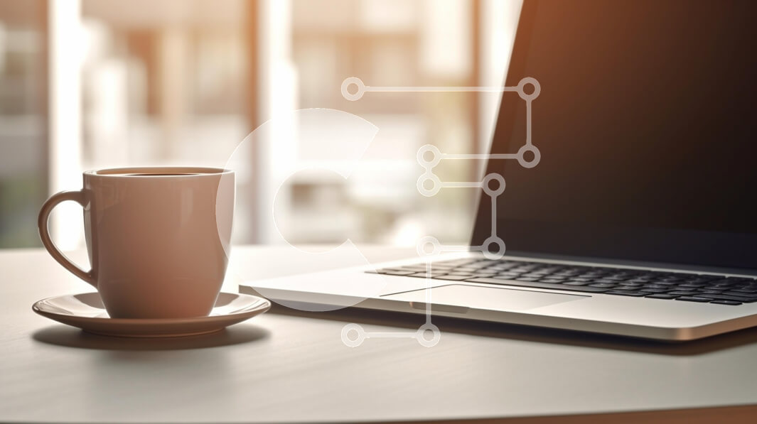 Intra Συλλεκτικό Ξύλινο Παζλ Plywood  4mm - Μοντέρνος χώρος εργασίας με φορητό υπολογιστή και καφέ Σε Ξύλινο Κουτί - Διαστάσεις Puzzle: 10x10 cm – 25 κομμάτια