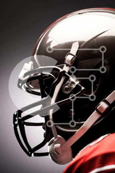 Intra Συλλεκτικό Ξύλινο Παζλ Plywood  4mm - Ποδοσφαιρικό κράνος σε σκοτεινό φόντο Σε Ξύλινο Κουτί - Διαστάσεις Puzzle: 10x10 cm – 25 κομμάτια