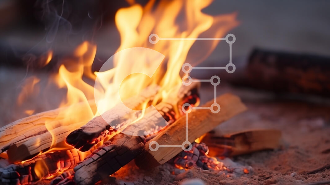 Intra Συλλεκτικό Ξύλινο Παζλ Plywood  4mm - Φωτιά με φλόγες που χορεύουν και λαμπερά κούτσουρα Σε Ξύλινο Κουτί - Διαστάσεις: 10x10 cm – 25 κομμάτια