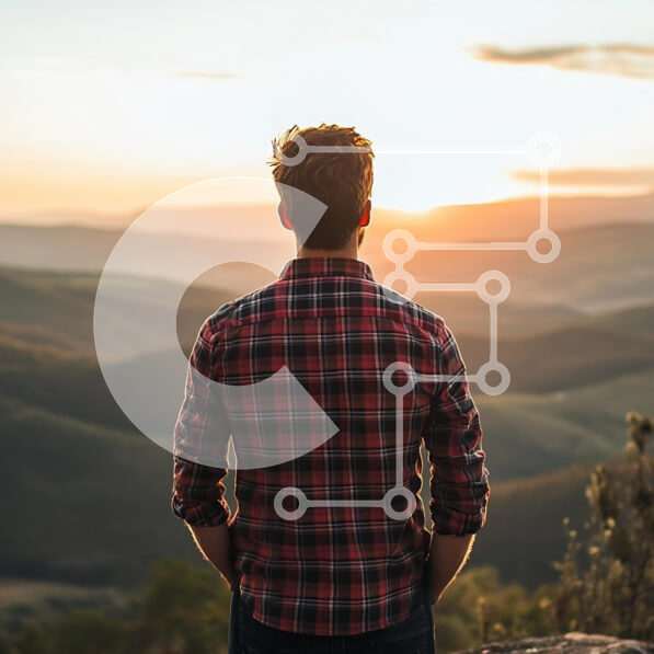 Intra Συλλεκτικό Ξύλινο Παζλ Plywood  4mm - Άτομο που κοιτάζει το ηλιοβασίλεμα πάνω από τα βουνά Σε Ξύλινο Κουτί - Διαστάσεις: 10x10 cm – 25 κομμάτια