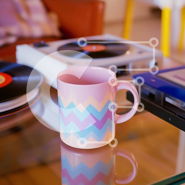 Intra Συλλεκτικό Ξύλινο Παζλ Plywood  4mm - Πολύχρωμες κούπες και δίσκοι βινυλίου σε ρετρό σκηνικό Σε Ξύλινο Κουτί - Διαστάσεις Puzzle: 10x10 cm – 25 κομμάτια