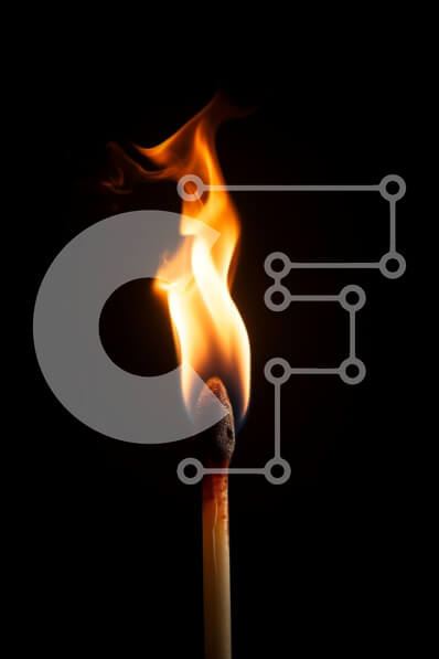 Intra Συλλεκτικό Ξύλινο Παζλ Plywood  4mm - Αναμμένο Σπίρτο με Φλόγα Σε Ξύλινο Κουτί - Διαστάσεις: 10x10 cm – 25 κομμάτια