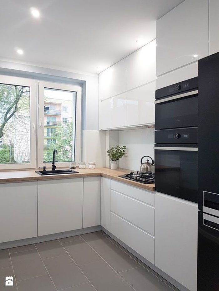 Intrahome  Σύνθεση  Έπιπλο  Κουζίνας  λευκου  01-14437  χρώματος   βακελιτης Kαπλαμάς  με blum μεντεσεδες  και συρτάρια 10  ΜΕΤΡΑ  ΤΡΕΧΟΝ 01-14437