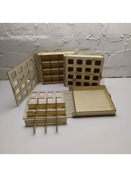 Intra απο ξύλο plywood 3mm-4mm πάχος - Χριστουγεννιάτικη διακόσμηση με κουτί δώρου μελόψωμο Δίασταση 30x30 cm Intraeaxys-yon0wkg7