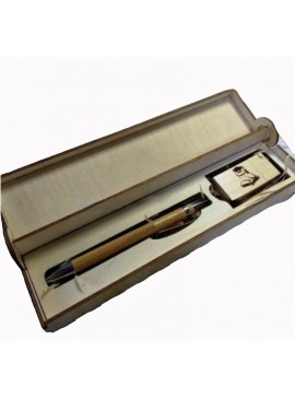 Intra απο ξύλο plywood 3mm-4mm πάχος - Κουτί δώρου με στυλό USB Flash Drive Δίασταση 30x30 cm Intraeaxys-e1gkvd8o