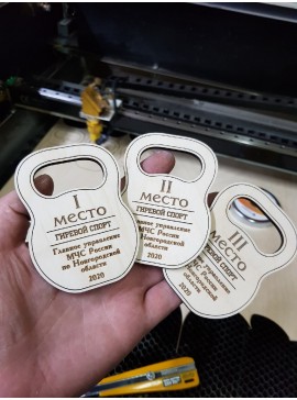 Intra απο ξύλο plywood 3mm-4mm πάχος - Μετάλλιο άρσης Kettlebell Δίασταση 30x30 cm Intraeaxys-075y9q3o
