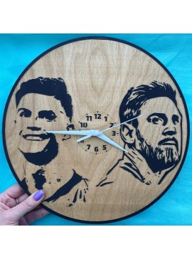 Intra απο ξύλο plywood 3mm-4mm πάχος - Αποκλειστικό ρολόι τοίχου με χαραγμένο Messi Ronaldo Δίασταση 30x30 cm Intraeaxys-zo9y0k47