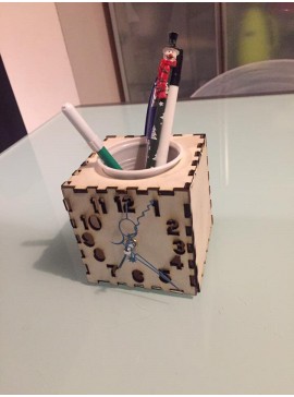 Intra απο ξύλο plywood 3mm-4mm πάχος - Οργάνωση γραφείου με ρολόι Δίασταση 30x30 cm Intraeaxys-m1dk6dok