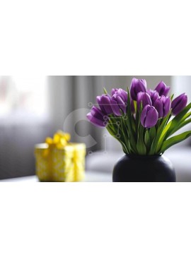 Intra Συλλεκτικό Ξύλινο Παζλ Plywood  4mm - Ζωντανές μοβ τουλίπες σε μαύρο βάζο Σε Ξύλινο Κουτί - Διαστάσεις Puzzle: 10x10 cm – 25 κομμάτια