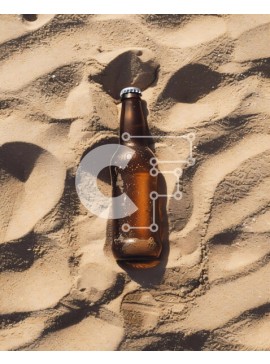 Intra Συλλεκτικό Ξύλινο Παζλ Plywood  4mm - Εγκαταλελειμμένο μπουκάλι μπύρας στην παραλία Σε Ξύλινο Κουτί - Διαστάσεις: 10x10 cm – 25 κομμάτια