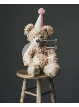 Intra Συλλεκτικό Ξύλινο Παζλ Plywood  4mm - Αρκουδάκι με καπέλο για πάρτι σε ξύλινο σκαμπό Σε Ξύλινο Κουτί - Διαστάσεις Puzzle: 10x10 cm – 25 κομμάτια