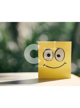 Intra Συλλεκτικό Ξύλινο Παζλ Plywood  4mm - Χαμογελαστό κίτρινο χαρτί με χαμογελαστό πρόσωπο σε εξωτερικούς χώρους Σε Ξύλινο Κουτί - Διαστάσεις Puzzle: 10x10 cm – 25 κομμάτια