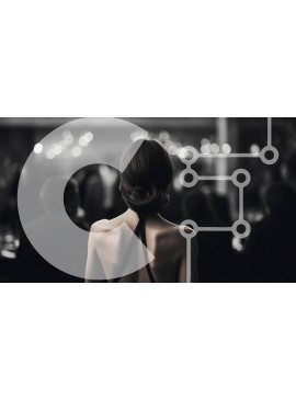 Intra Συλλεκτικό Ξύλινο Παζλ Plywood  4mm - Γυναίκα σε εκδήλωση που κοιτάζει το πλήθος Σε Ξύλινο Κουτί - Διαστάσεις Puzzle: 10x10 cm – 25 κομμάτια