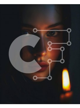 Intra Συλλεκτικό Ξύλινο Παζλ Plywood  4mm - Νεαρή γυναίκα με κλειστά μάτια που κρατά το κερί Σε Ξύλινο Κουτί - Διαστάσεις Puzzle: 10x10 cm – 25 κομμάτια