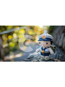 Intra Συλλεκτικό Ξύλινο Παζλ Plywood  4mm - Παιχνίδι κούκλα με κροσέ με στολή αξιωματικού Σε Ξύλινο Κουτί - Διαστάσεις: 10x10 cm – 25 κομμάτια