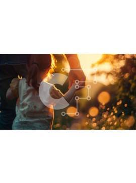 Intra Συλλεκτικό Ξύλινο Παζλ Plywood  4mm - Πατέρας και κόρη που κρατούν τα χέρια στο χορτάρι στο ηλιοβασίλεμα Σε Ξύλινο Κουτί - Διαστάσεις Puzzle: 10x10 cm – 25 κομμάτια