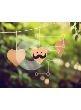 Intra Συλλεκτικό Ξύλινο Παζλ Plywood  4mm - Υπέροχες χάρτινες διακοσμήσεις σε σχήμα καρδιάς με μουστάκια Σε Ξύλινο Κουτί - Διαστάσεις Puzzle: 10x10 cm – 25 κομμάτια