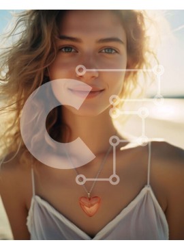 Intra Συλλεκτικό Ξύλινο Παζλ Plywood  4mm - Νεαρή γυναίκα στην παραλία με πορτοκαλί κολιέ σε σχήμα καρδιάς Σε Ξύλινο Κουτί - Διαστάσεις Puzzle: 10x10 cm – 25 κομμάτια