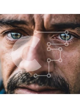 Intra Συλλεκτικό Ξύλινο Παζλ Plywood  4mm - Πορτρέτο ενός άνδρα με έντονα πράσινα μάτια Σε Ξύλινο Κουτί - Διαστάσεις Puzzle: 10x10 cm – 25 κομμάτια