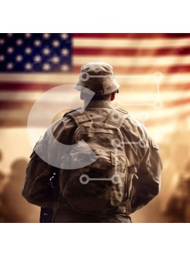 Intra Συλλεκτικό Ξύλινο Παζλ Plywood  4mm - Στρατιώτης που στέκεται μπροστά από την αμερικανική σημαία με ρούχα στρατιωτικού στυλ Σε Ξύλινο Κουτί - Διαστάσεις Puzzle: 10x10 cm – 25 κομμάτια