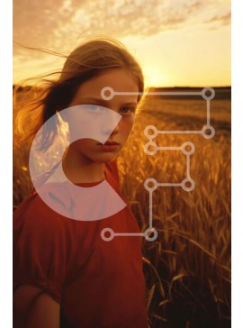 Intra Συλλεκτικό Ξύλινο Παζλ Plywood  4mm - Νεαρό κορίτσι με κόκκινο φόρεμα στο ηλιοβασίλεμα Σε Ξύλινο Κουτί - Διαστάσεις Puzzle: 10x10 cm – 25 κομμάτια