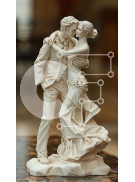 Intra Συλλεκτικό Ξύλινο Παζλ Plywood  4mm - Λευκό ειδώλιο δύο ανθρώπων που αγκαλιάζονται και φιλιούνται Σε Ξύλινο Κουτί - Διαστάσεις Puzzle: 10x10 cm – 25 κομμάτια