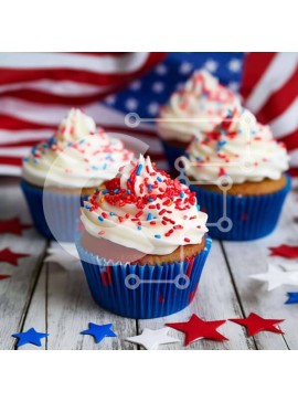 Σετ των 2 Intra Συλλεκτικό Ξύλινο Παζλ Plywood  4mm - Πατριωτικά Cupcakes για τη γιορτή της 4ης Ιουλίου Σε Ξύλινο Κουτί - Διαστάσεις: 10x10 cm – 25 κομμάτια