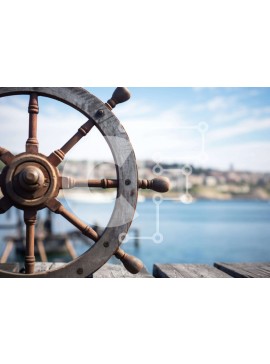 Intra Συλλεκτικό Ξύλινο Παζλ Plywood  4mm - Maritime History: Wooden Ship Steering Wheel on Dock Σε Ξύλινο Κουτί - Διαστάσεις Puzzle: 10x10 cm – 25 κομμάτια