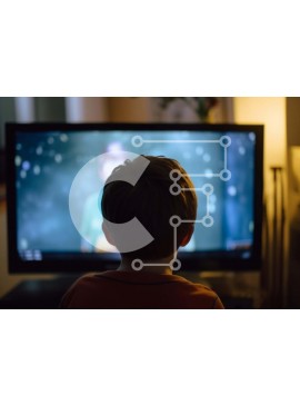 Intra Συλλεκτικό Ξύλινο Παζλ Plywood  4mm - Νεαρό αγόρι που παρακολουθεί ταινία κινουμένων σχεδίων στην τηλεόραση Σε Ξύλινο Κουτί - Διαστάσεις Puzzle: 10x10 cm – 25 κομμάτια