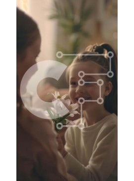 Intra Συλλεκτικό Ξύλινο Παζλ Plywood  4mm - Νεαρό κορίτσι και μητέρα που κρατούν λουλούδια Σε Ξύλινο Κουτί - Διαστάσεις Puzzle: 10x10 cm – 25 κομμάτια