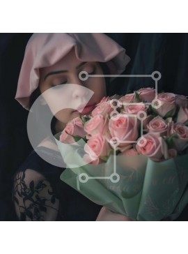 Σετ των 2 Intra Συλλεκτικό Ξύλινο Παζλ Plywood  4mm - Νεαρή γυναίκα με ροζ τριαντάφυλλα μπουκέτο Σε Ξύλινο Κουτί - Διαστάσεις: 10x10 cm – 25 κομμάτια