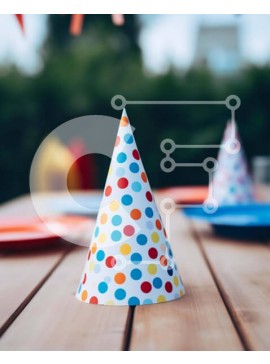 Intra Συλλεκτικό Ξύλινο Παζλ Plywood  4mm - Πολύχρωμα καπέλα για πάρτι σε ξύλινο τραπέζι Σε Ξύλινο Κουτί - Διαστάσεις Puzzle: 10x10 cm – 25 κομμάτια