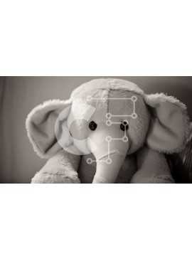 Intra Συλλεκτικό Ξύλινο Παζλ Plywood  4mm - Ασπρόμαυρο παιχνίδι με γέμιση ελέφαντα σε καρέκλα Σε Ξύλινο Κουτί - Διαστάσεις: 10x10 cm – 25 κομμάτια