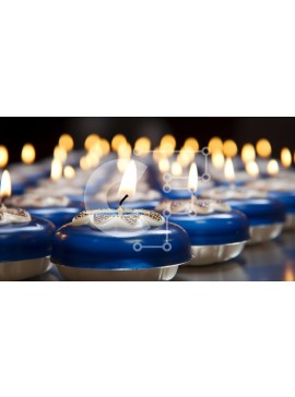 Intra Συλλεκτικό Ξύλινο Παζλ Plywood  4mm - Ομάδα γαλανόλευκων κηροπήγια με αναμμένα κεριά Σε Ξύλινο Κουτί - Διαστάσεις Puzzle: 10x10 cm – 25 κομμάτια