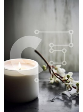 Intra Συλλεκτικό Ξύλινο Παζλ Plywood  4mm - Λευκό κερί σε σιδερένιο τραπέζι με λευκά λουλούδια στο φόντο Σε Ξύλινο Κουτί - Διαστάσεις Puzzle: 10x10 cm – 25 κομμάτια