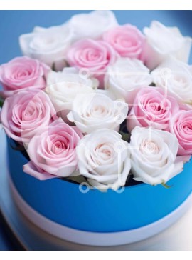 Intra Συλλεκτικό Ξύλινο Παζλ Plywood  4mm - Μπουκέτο με ροζ και λευκά τριαντάφυλλα σε μπλε δοχείο Σε Ξύλινο Κουτί - Διαστάσεις Puzzle: 10x10 cm – 25 κομμάτια