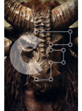 Intra Συλλεκτικό Ξύλινο Παζλ Plywood  4mm - Έντονο κοντινό πλάνο ενός ατόμου που φορά μια κερασφόρο μάσκα Σε Ξύλινο Κουτί - Διαστάσεις Puzzle: 10x10 cm – 25 κομμάτια