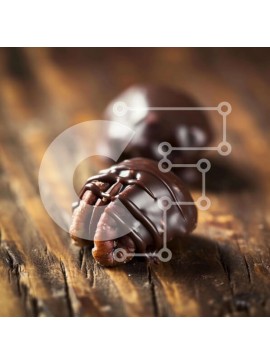 Σετ των 2 Intra Συλλεκτικό Ξύλινο Παζλ Plywood  4mm - Πεκάν καλυμμένα με σοκολάτα σε ξύλινο τραπέζι Σε Ξύλινο Κουτί - Διαστάσεις: 10x10 cm – 25 κομμάτια