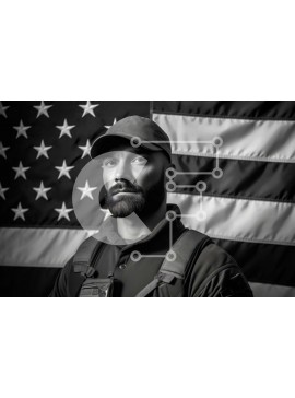 Intra Συλλεκτικό Ξύλινο Παζλ Plywood  4mm - Άνδρας με στρατιωτική στολή στέκεται περήφανος μπροστά από την αμερικανική σημαία Σε Ξύλινο Κουτί - Διαστάσεις Puzzle: 10x10 cm – 25 κομμάτια