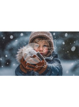 Intra Συλλεκτικό Ξύλινο Παζλ Plywood  4mm - Νεαρό αγόρι με χειμερινό μπουφάν που κρατά μια χιονόμπαλα στο χιόνι Σε Ξύλινο Κουτί - Διαστάσεις Puzzle: 10x10 cm – 25 κομμάτια