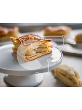 Σετ των 2 Intra Συλλεκτικό Ξύλινο Παζλ Plywood  4mm - Νόστιμα αρτοσκευάσματα και ψωμί σε λευκό πιάτο κέικ Σε Ξύλινο Κουτί - Διαστάσεις: 10x10 cm – 25 κομμάτια