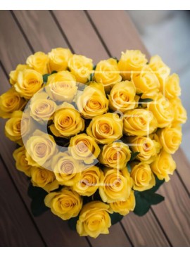 Intra Συλλεκτικό Ξύλινο Παζλ Plywood  4mm - Σύνθεση κίτρινου τριαντάφυλλου σε σχήμα καρδιάς σε ξύλινο τραπέζι Σε Ξύλινο Κουτί - Διαστάσεις: 10x10 cm – 25 κομμάτια