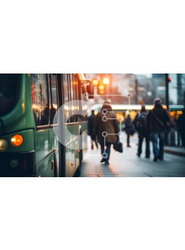 Intra Συλλεκτικό Ξύλινο Παζλ Plywood  4mm - Ομάδα ανθρώπων που περπατούν στο δρόμο με το πράσινο λεωφορείο να πλησιάζει Σε Ξύλινο Κουτί - Διαστάσεις Puzzle: 10x10 cm – 25 κομμάτια