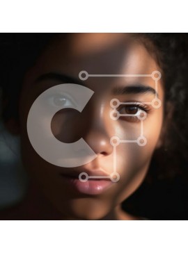 Intra Συλλεκτικό Ξύλινο Παζλ Plywood  4mm - Σοβαρό πορτρέτο μιας νεαρής γυναίκας με σκούρο δέρμα και σγουρά μαλλιά Σε Ξύλινο Κουτί - Διαστάσεις Puzzle: 10x10 cm – 25 κομμάτια