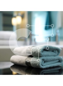 Intra Συλλεκτικό Ξύλινο Παζλ Plywood  4mm - Κομψό μπάνιο με μπλε και λευκές ριγέ πετσέτες σε μαύρο μαρμάρινο πάγκο Σε Ξύλινο Κουτί - Διαστάσεις Puzzle: 10x10 cm – 25 κομμάτια