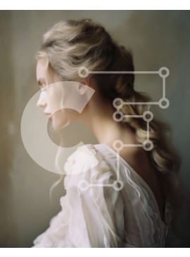 Intra Συλλεκτικό Ξύλινο Παζλ Plywood  4mm - Πορτρέτο μιας γυναίκας με σοβαρή έκφραση και μακριά ξανθά μαλλιά Σε Ξύλινο Κουτί - Διαστάσεις Puzzle: 10x10 cm – 25 κομμάτια