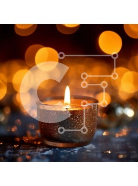 Intra Συλλεκτικό Ξύλινο Παζλ Plywood  4mm - Όμορφη εικόνα ενός αναμμένου κεριού με φώτα Bokeh στο φόντο Σε Ξύλινο Κουτί - Διαστάσεις Puzzle: 10x10 cm – 25 κομμάτια