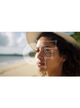 Intra Συλλεκτικό Ξύλινο Παζλ Plywood  4mm - Ηλιόλουστη μέρα δίπλα στον ωκεανό με γυναίκα που φορά καπέλο και γυαλιά ηλίου Σε Ξύλινο Κουτί - Διαστάσεις Puzzle: 10x10 cm – 25 κομμάτια